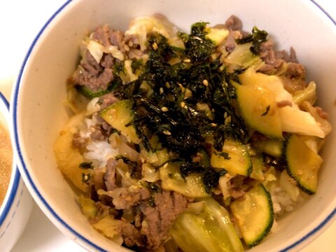 市販のプルコギに野菜をたっぷり、プルコギ丼♪